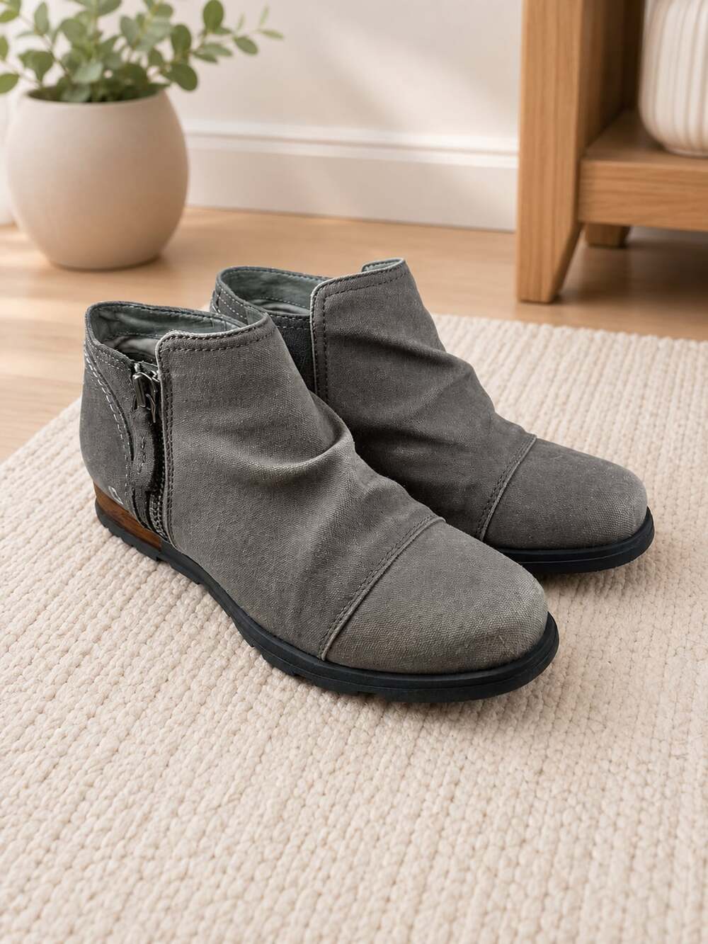 Sorel Major Low Gray Canvas Suede Ankle Boots Women’s 9